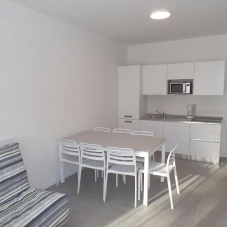 New Flat In A With Pool And Jacuzzi Διαμέρισμα Μπιμπιόνε