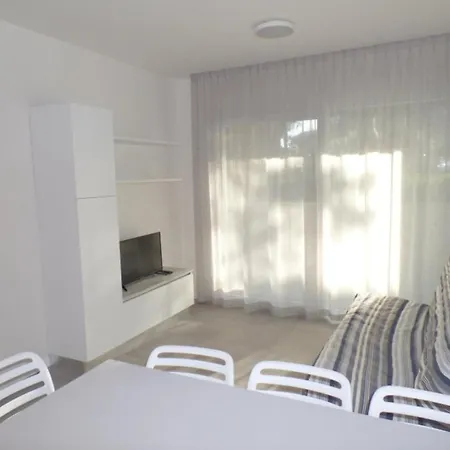 New Flat In A With Pool And Jacuzzi Διαμέρισμα