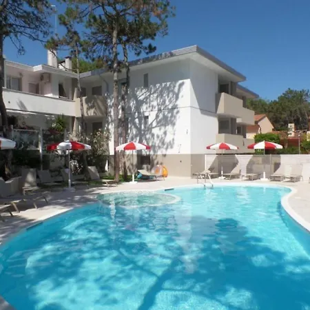New Flat In A With Pool And Jacuzzi Διαμέρισμα Μπιμπιόνε